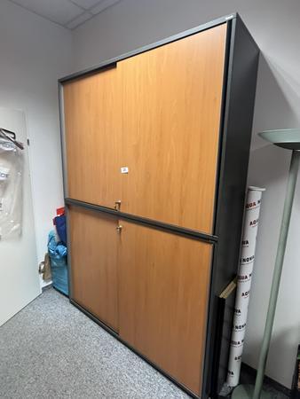 2 Stk. Aktenschränke 160/110 cm 2 Stk. Aktenschränke 160/110 cm