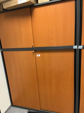 1 Stk. Aktenschränke 160/150 cm - 1 Stk. 160/80 cm 1 Stk. Aktenschränke 160/150 cm - 1 Stk. 160/80 cm