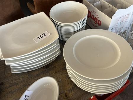 35 Stück Porzellanteller 35 Stück Porzellanteller