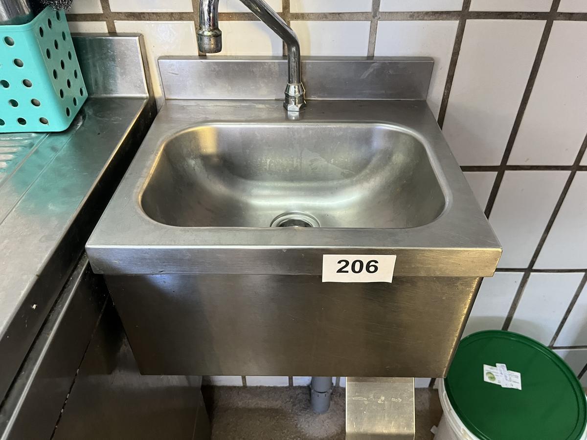 Waschbecken in Edelstahl ca. 40/35/25 cm?d=2025-11-07 17:02:15