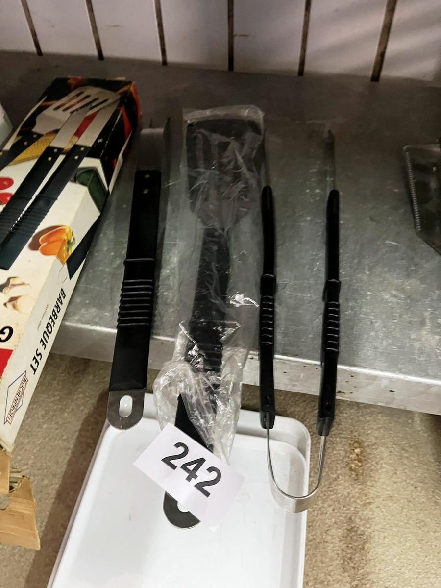 Grillbesteck neu?d=2025-11-07 17:02:55