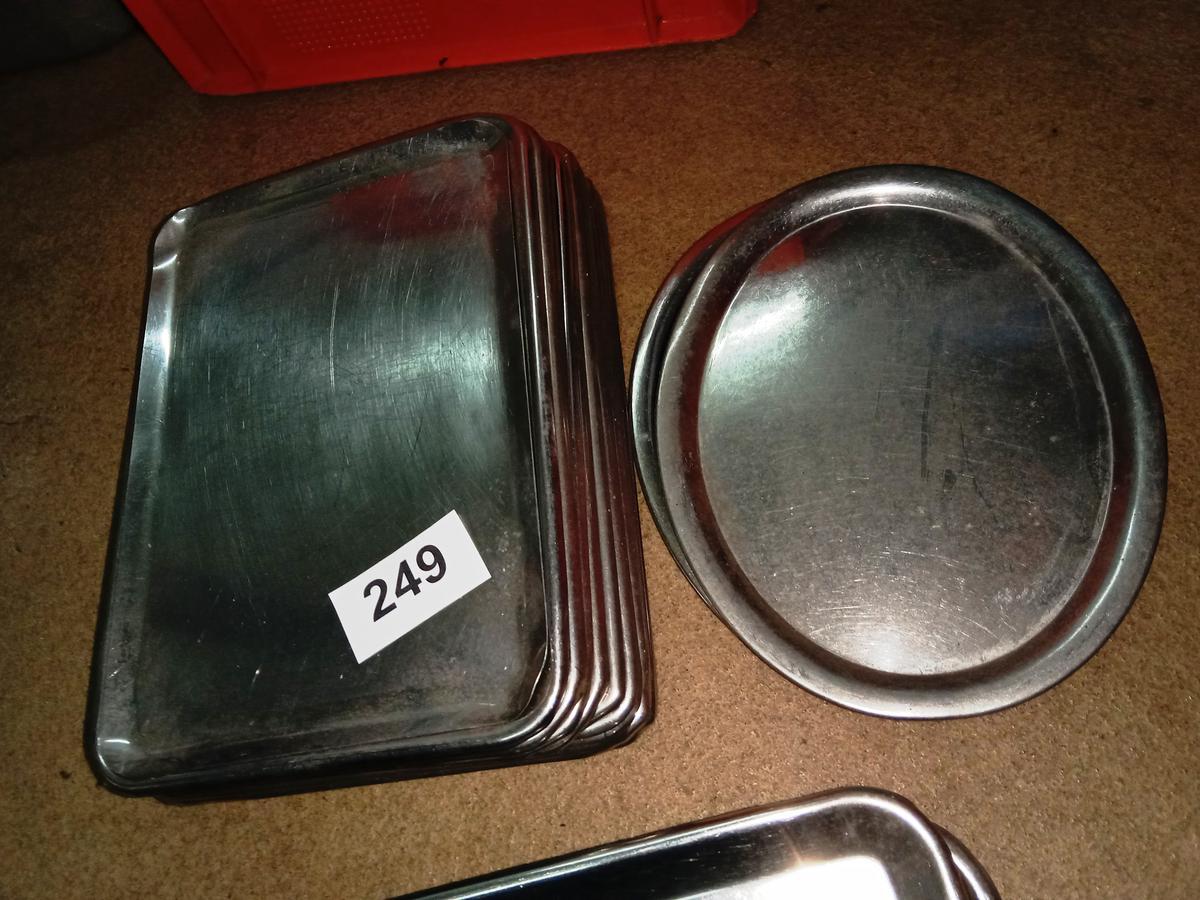 17 Stück Vitrinentassen