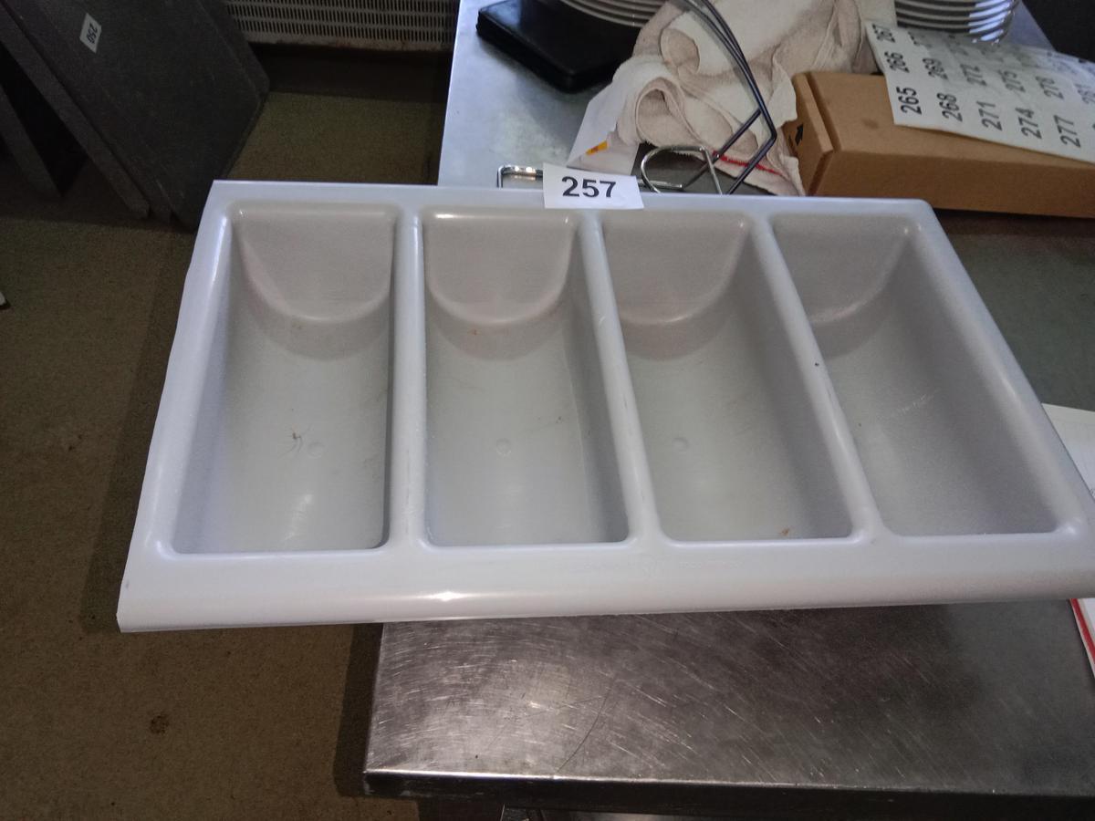 Besteckkassette in Kunststoff?d=2025-11-07 17:00:03