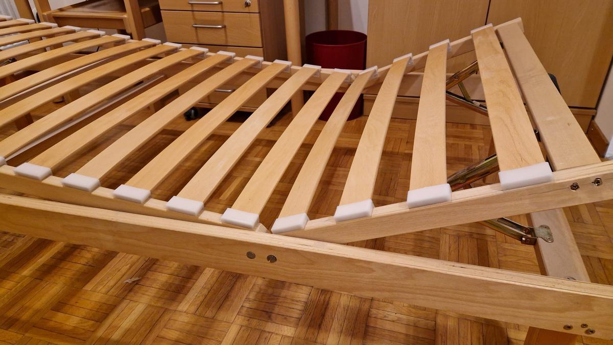Einzelbett, 200x90cm, 34cm hoch, ohne Matratze, Oberteil und Unterteil verstellbar?d=2025-11-07 17:02:53
