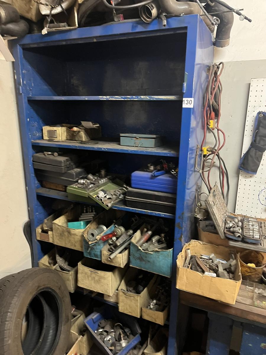 Werkzeugregal inklusive Inhalt ca. 95/45/195 cm?d=2025-11-16 14:45:35