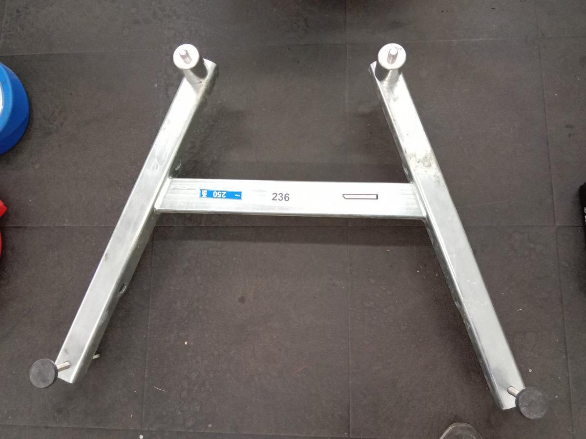 Motor-,Hebevorrichtung für Vorderachse max. 250 kg - Set?d=2025-11-16 14:46:50