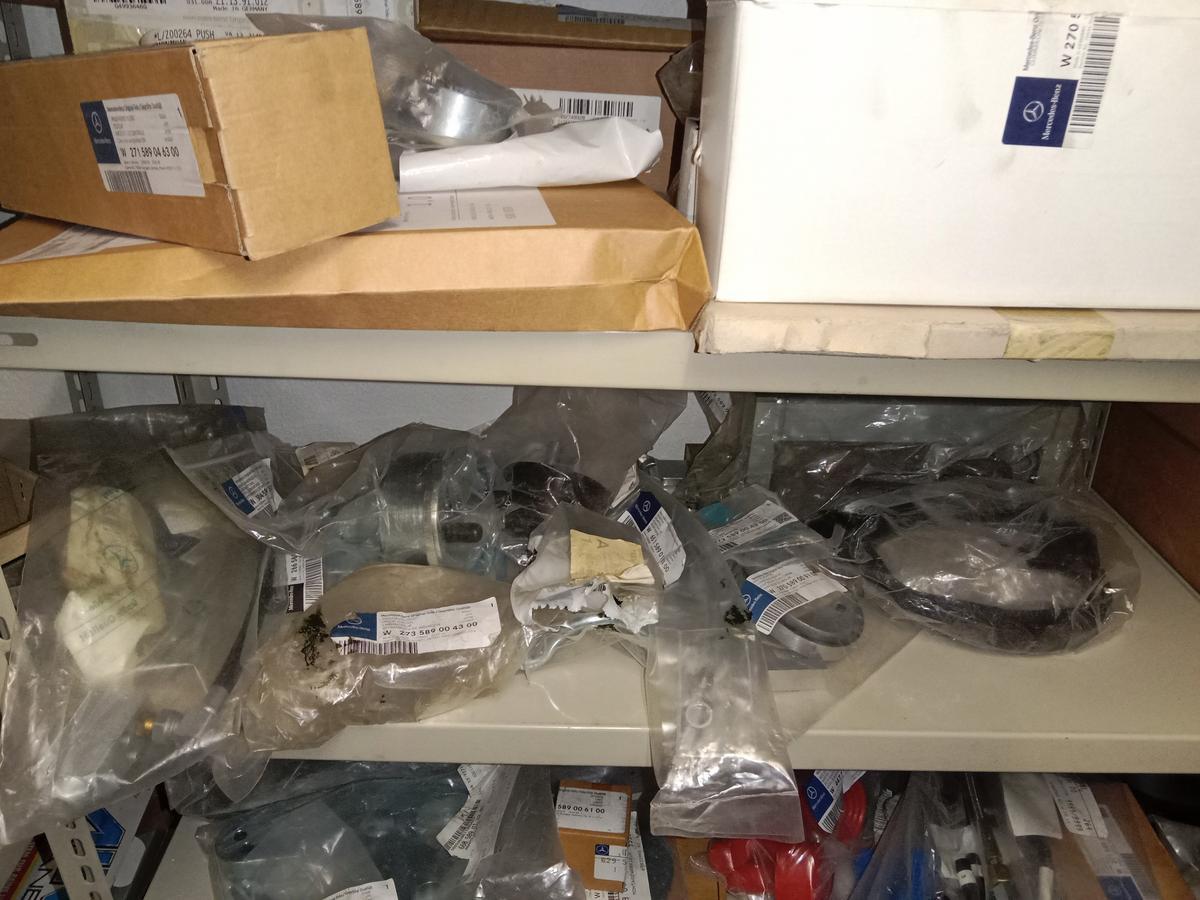 Inhalt von ca. 3 lfm Regalanlage mit MB Werkzeugen