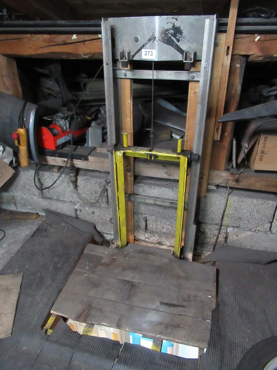 Materialaufzug mit Seilwinde ca. 5m