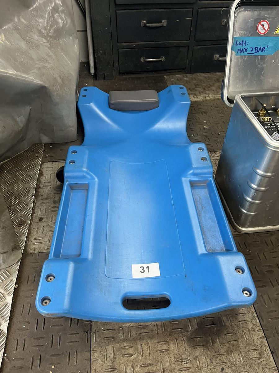 Werkstattwagen in Kunststoff?d=2025-11-16 13:06:52