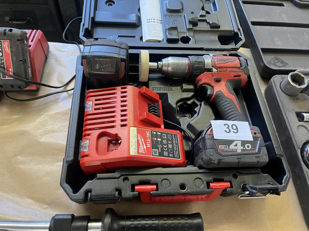 Milwaukee Akkumaschine mit 2 Akkus, 1Ladegerät?d=2025-11-16 13:00:56