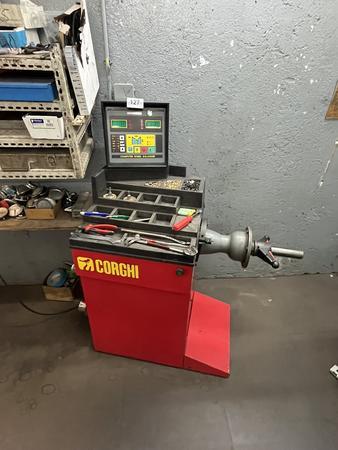 CORGHI EM 6040 Reifenwuchtmaschine Topzustand mit Wuchtgewichten CORGHI EM 6040 Reifenwuchtmaschine Topzustand mit Wuchtgewichten