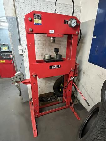 ROTEK Hydraulische Werkstattpresse 50 to WZWP 050MPV, 245 kg ROTEK Hydraulische Werkstattpresse 50 to WZWP 050MPV, 245 kg