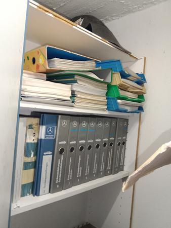 komplette Regalbestand an MB Handbüchern komplette Regalbestand an MB Handbüchern