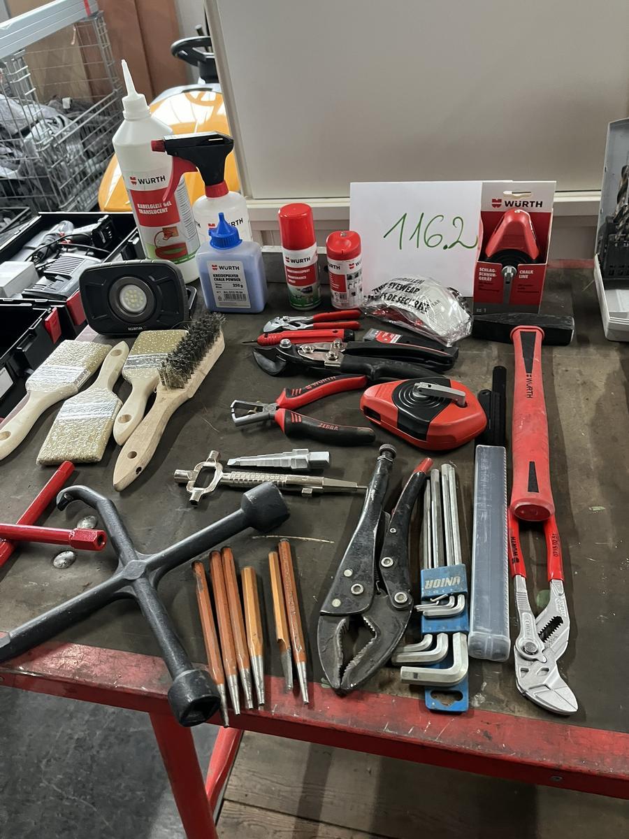 Tischinhalt an Handwerkzeug?d=2025-11-29 09:48:35