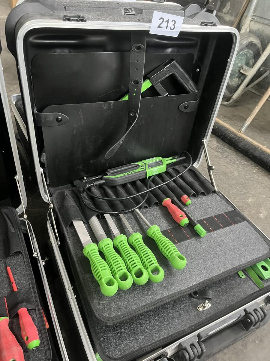 RECA Rollen-,Werkzeugkoffer bestückt mit Handwerkzeugen?d=2025-11-29 10:18:49