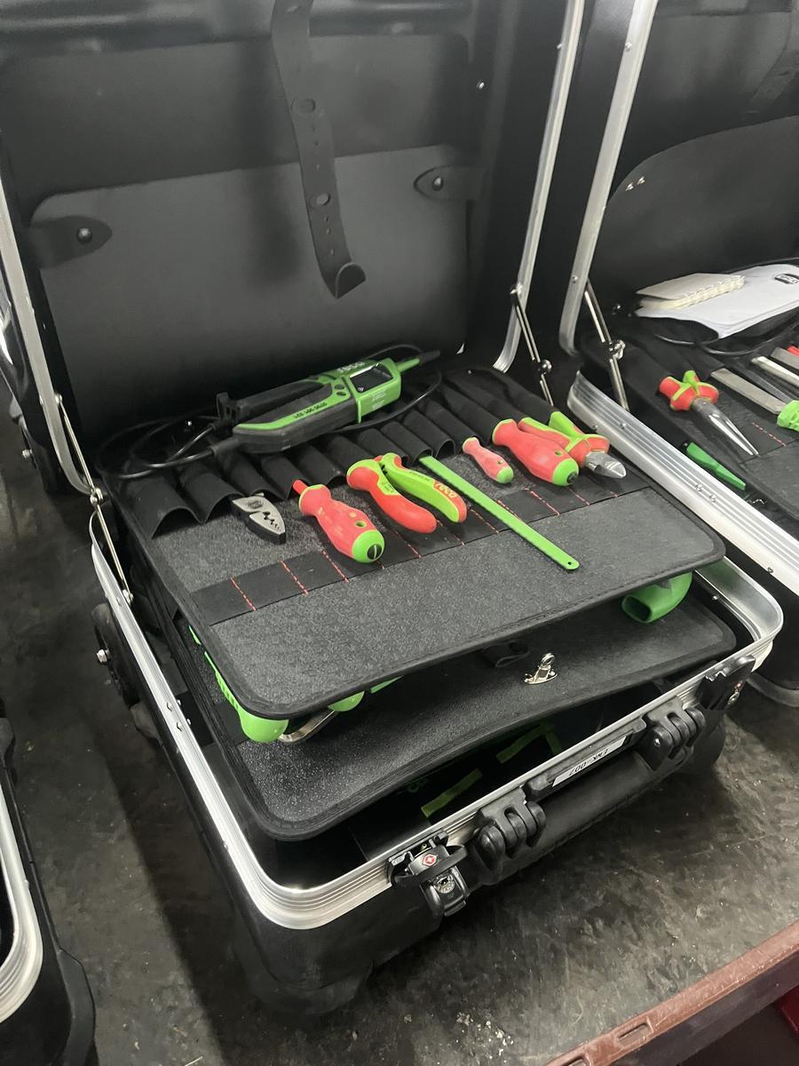 RECA Rollen-,Werkzeugkoffer bestückt mit Handwerkzeugen?d=2025-11-29 10:19:19