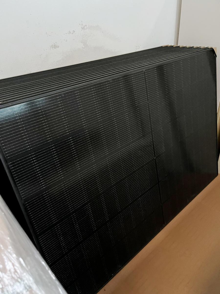 16 Stück SUNPRO PV Doppelglasmodule 435 W schwarz/schwarz mit  Werksgarantie