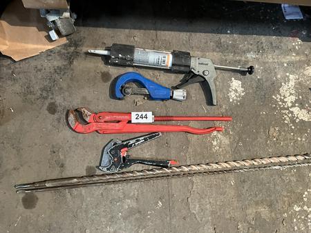 Posten Handwerkzeuge Rohrzangen,Spiralbohrer usw