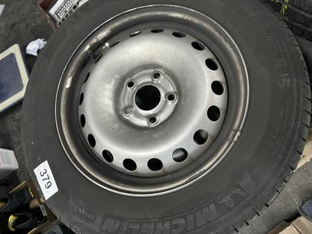 4 Stk. Sommerreifen 195/65 R 15 auf Alufelge