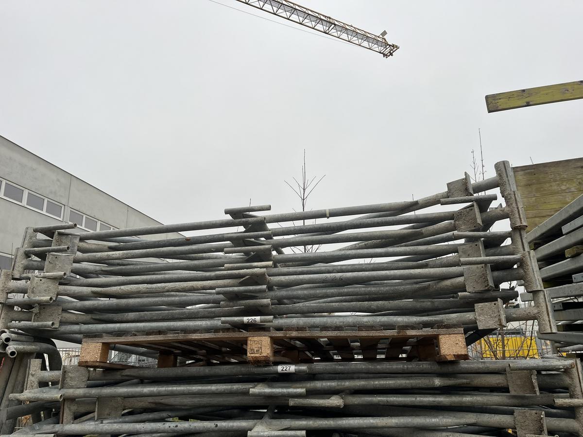 Schutzgerüstkonsolen für Pos. 219?d=2025-11-23 14:55:43