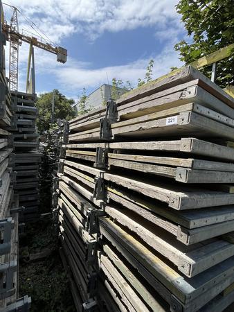 9 Stk .EKRO Fix Klappbhne 300 x 140 cm und 10 Stk.EKRO Fix Klappbhne 300 x 140 cm