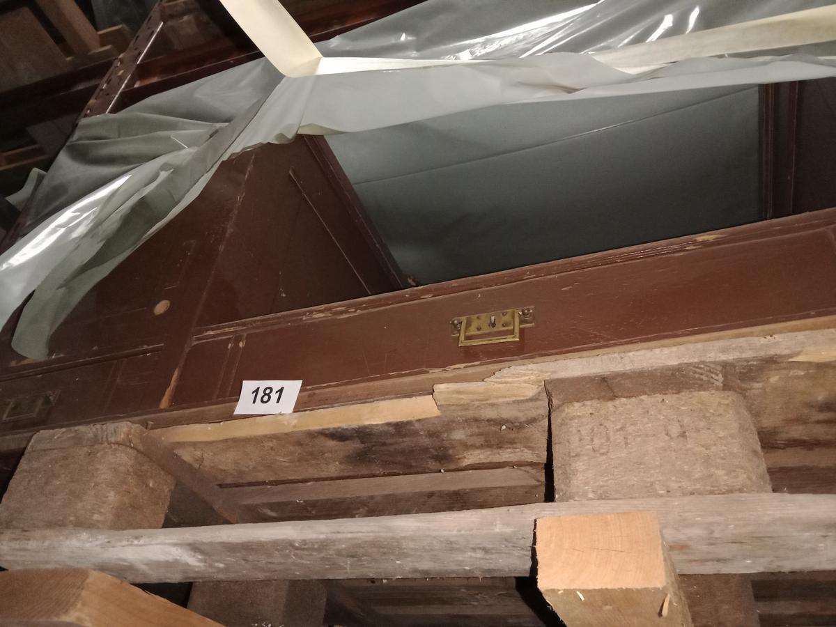 1 Palette mit Schreibtisch?d=2025-11-23 15:43:55