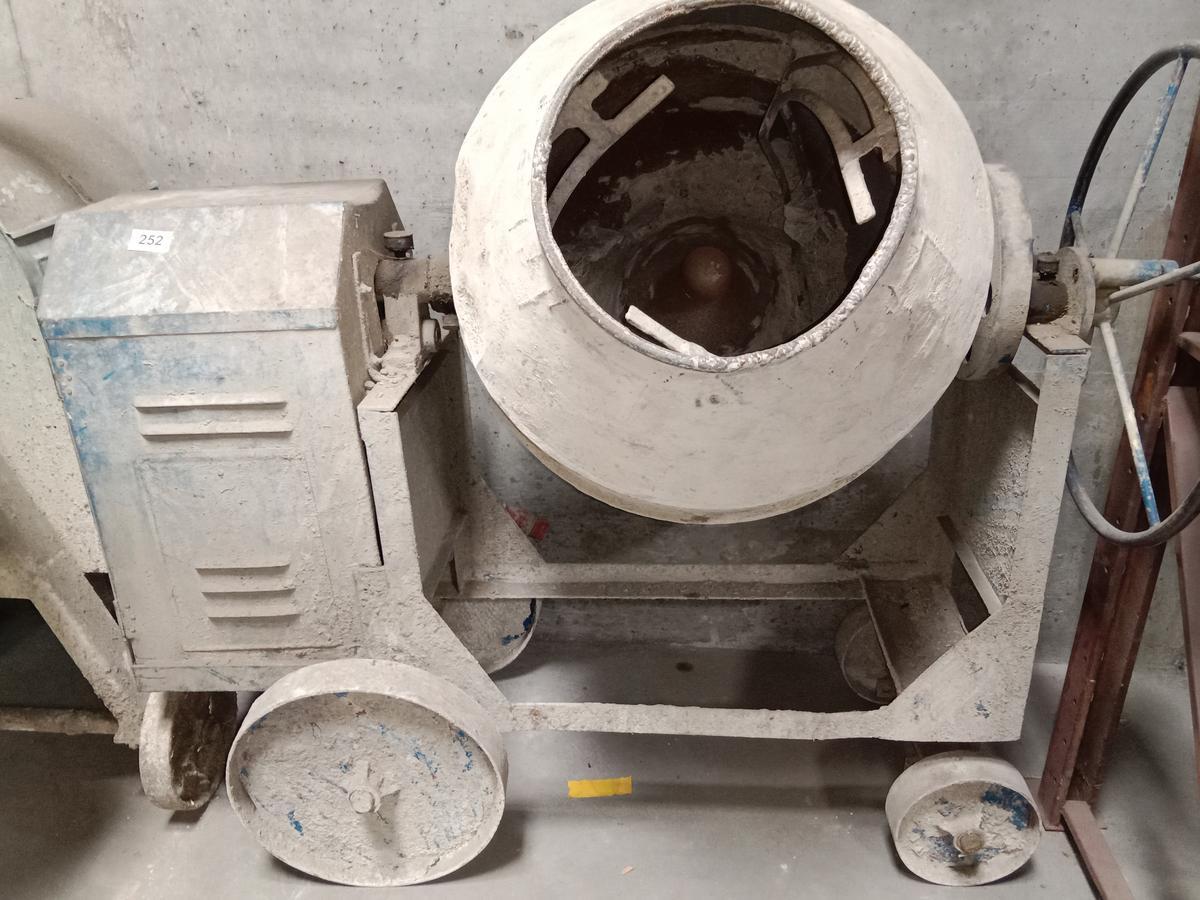 Betonmischmaschine 380 V?d=2025-11-23 14:49:58