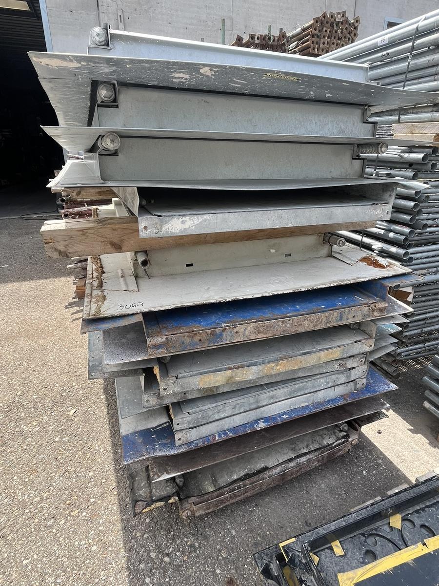 ca. 11 Stk.Baustellen Sicherheitstüren?d=2025-11-23 14:49:39