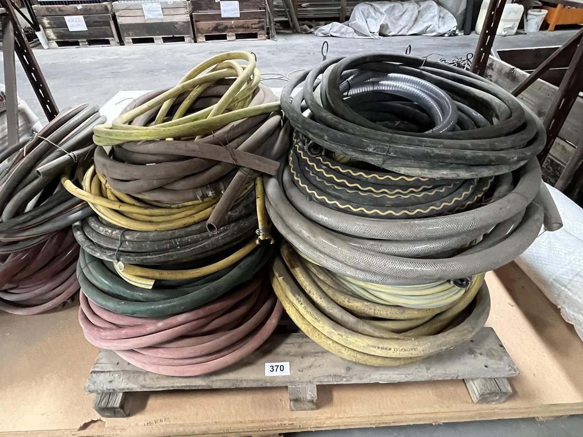 1 Palette mit Wasserschläuchen