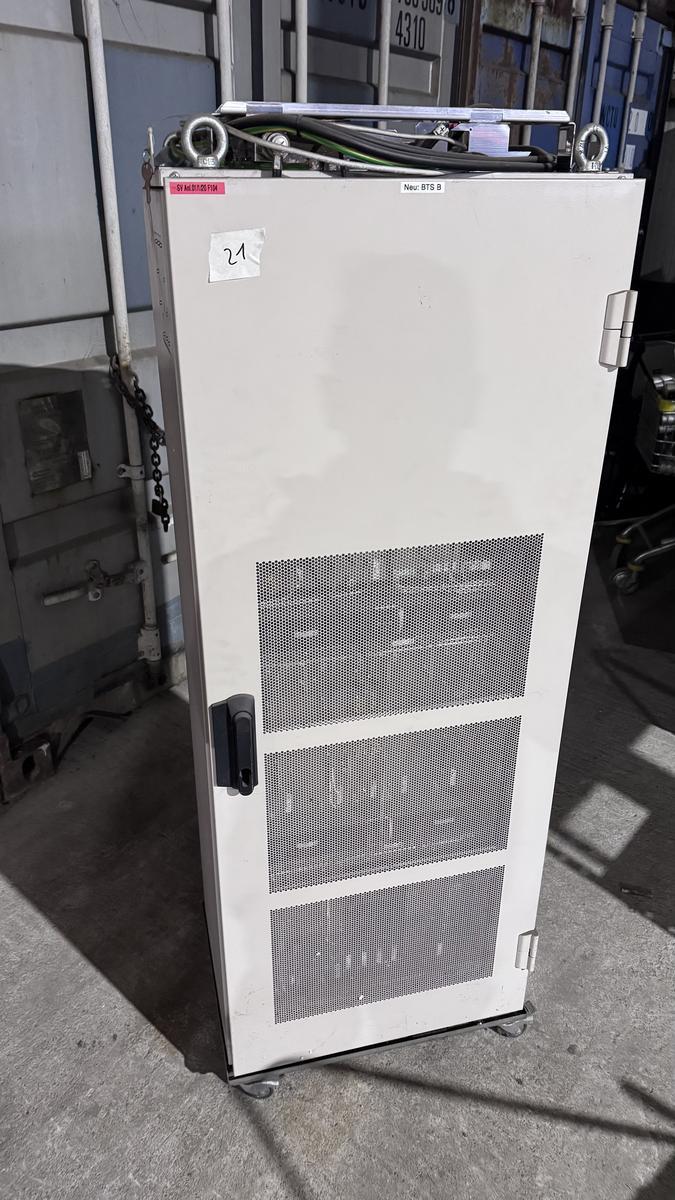 Serverschrank?d=2025-11-19 01:52:31