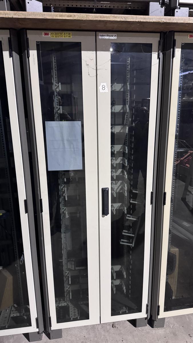 Serverschrank?d=2025-11-19 01:53:26