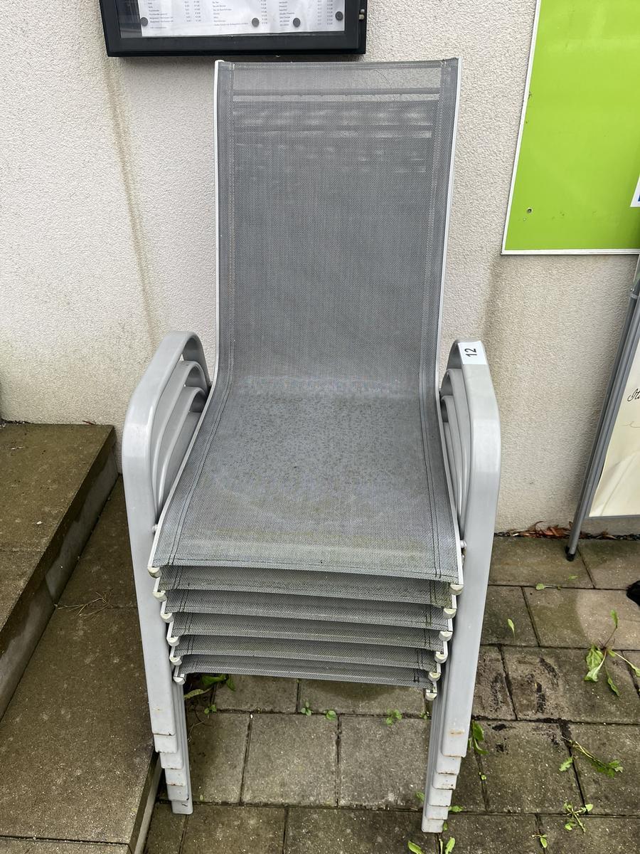 10 Stück Gartenstühle stapelbar?d=2025-11-23 14:49:58