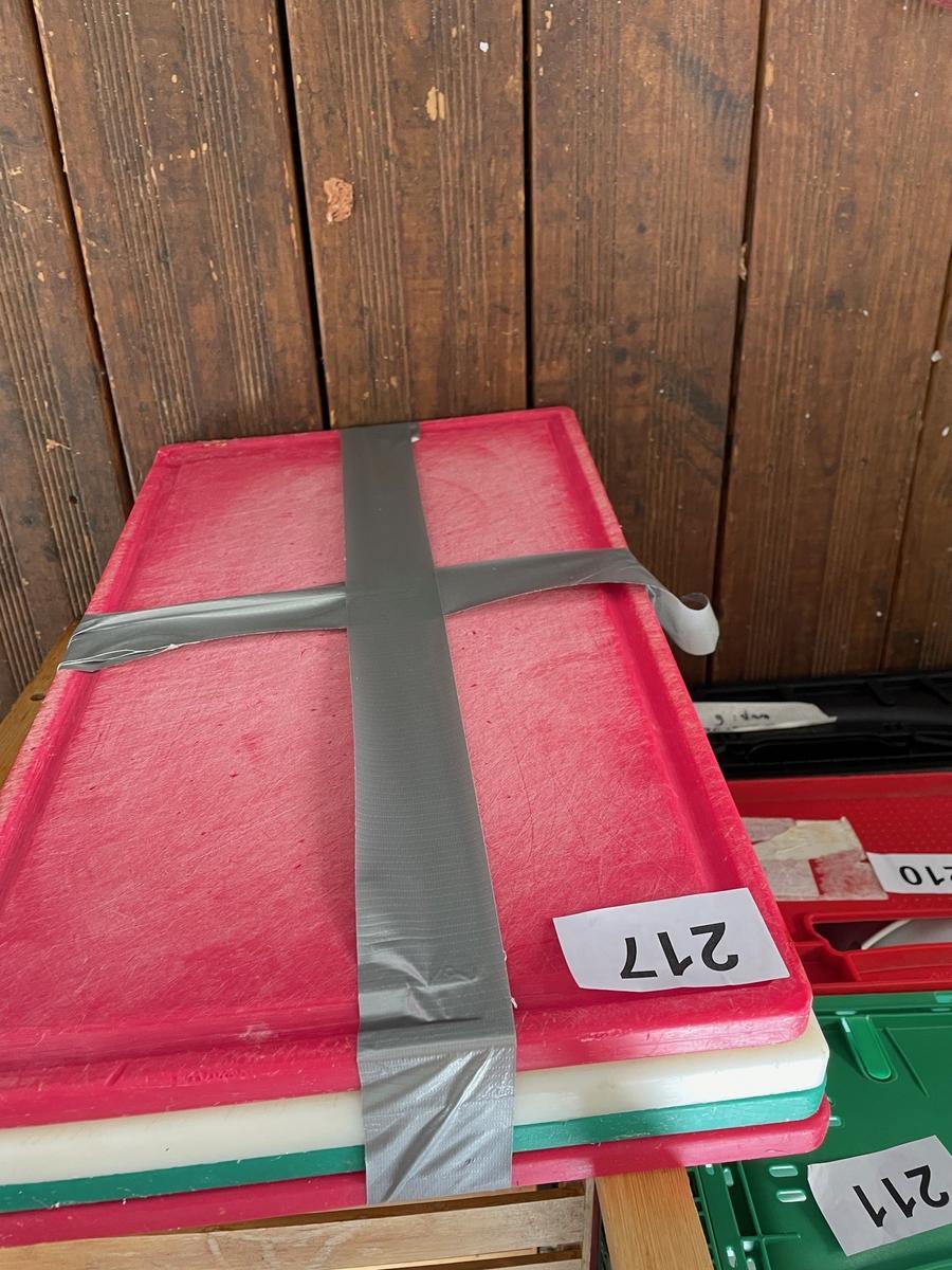 4 Stk. Schneidbretter, bunt?d=2025-11-23 15:42:36