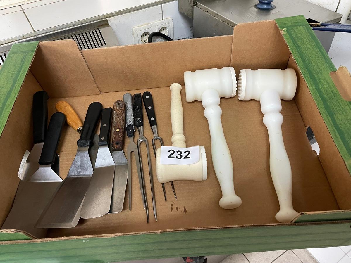 12 Stk. Grillspachtel, Fleischgabel, Fleischhammer