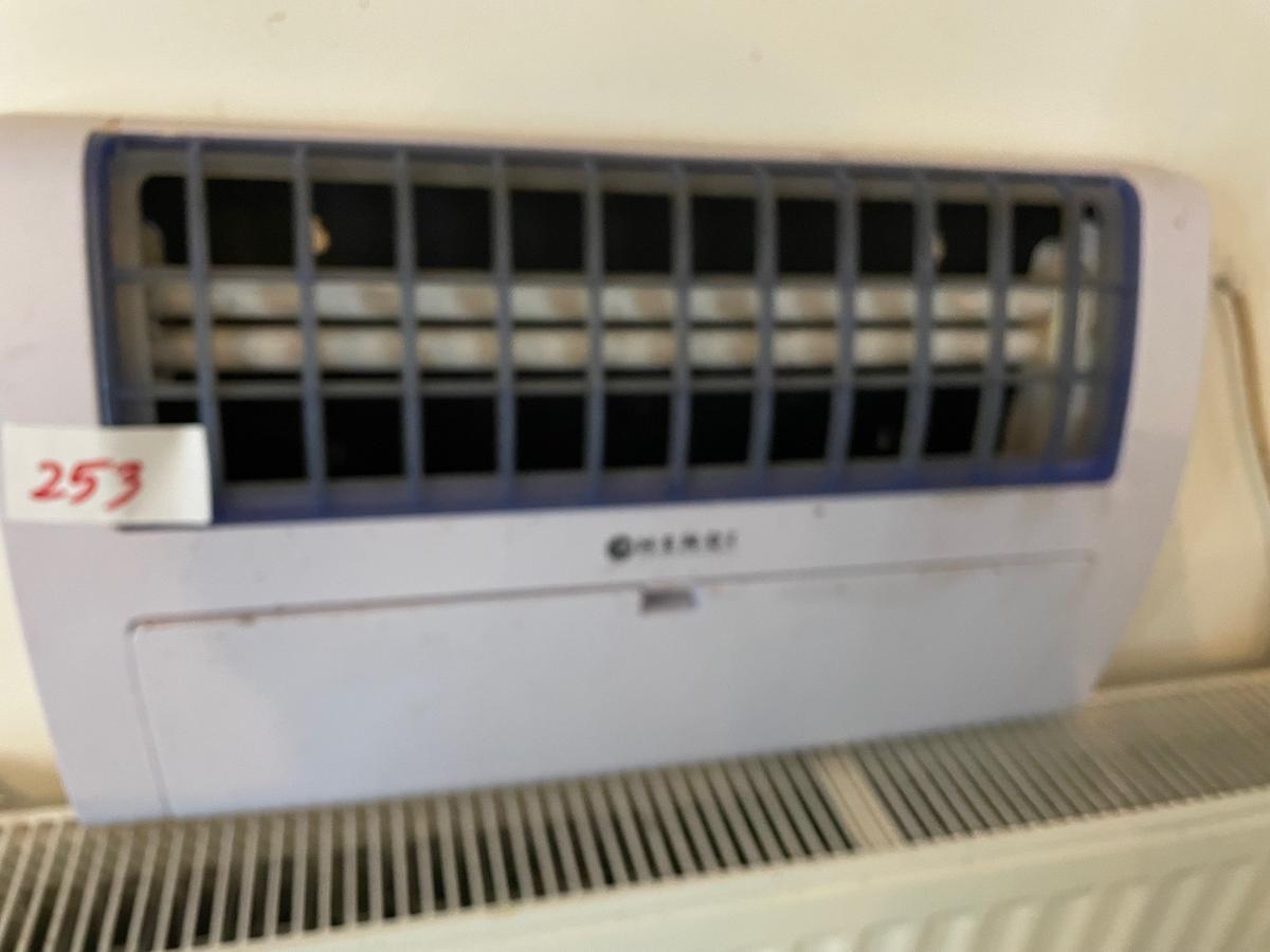 2 Stk. Hendi Fliegenlichter?d=2025-11-23 15:43:52