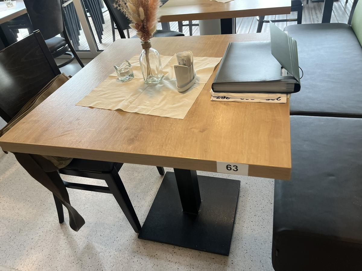 4 Stk. Gastraumtische 80/80 cm , 5 Stk.120/80 cm?d=2025-11-23 15:42:19