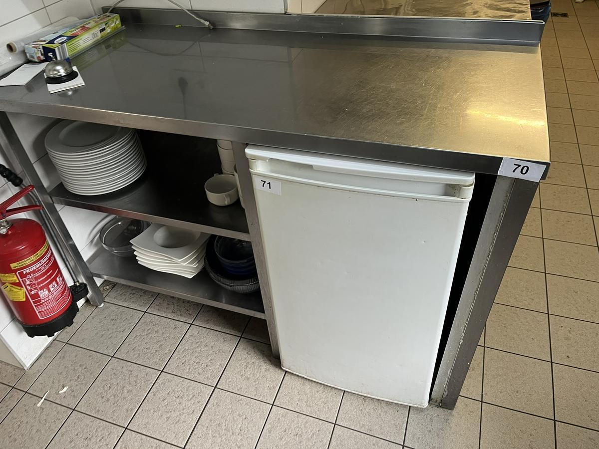 Edelstahltisch ca. 140/60 cm?d=2025-11-23 15:42:20