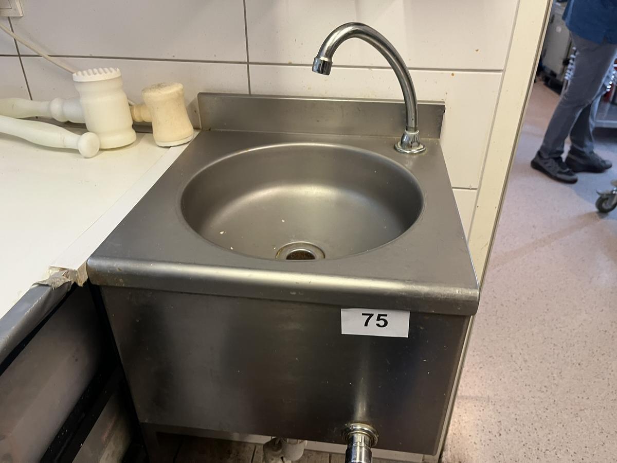 Waschbecken berührungslos ca. 40/40/25 cm?d=2025-11-23 15:42:45