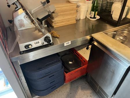 Edelstahl Arbeitstisch ca. 140/62 cm