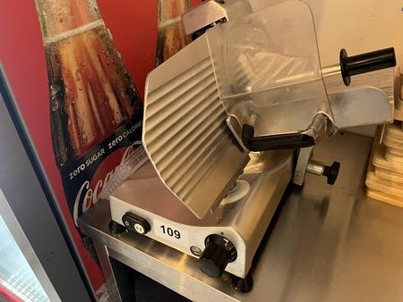 Aufschnittmaschine verstellbar 250 mm Blatt