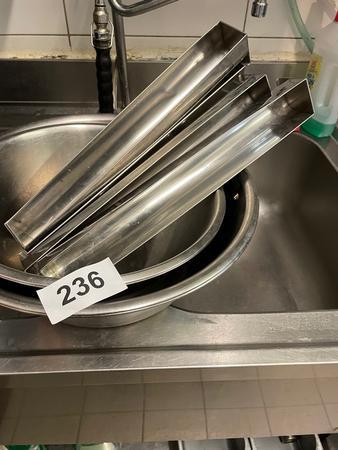 4 Stk. Metallschsseln DM 33-39cm und 4 Stk. Terrinenformen