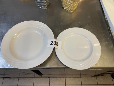 15 Stk. tiefe Teller, DM 23cm und 20 Stk. flache Teller DM 20cm