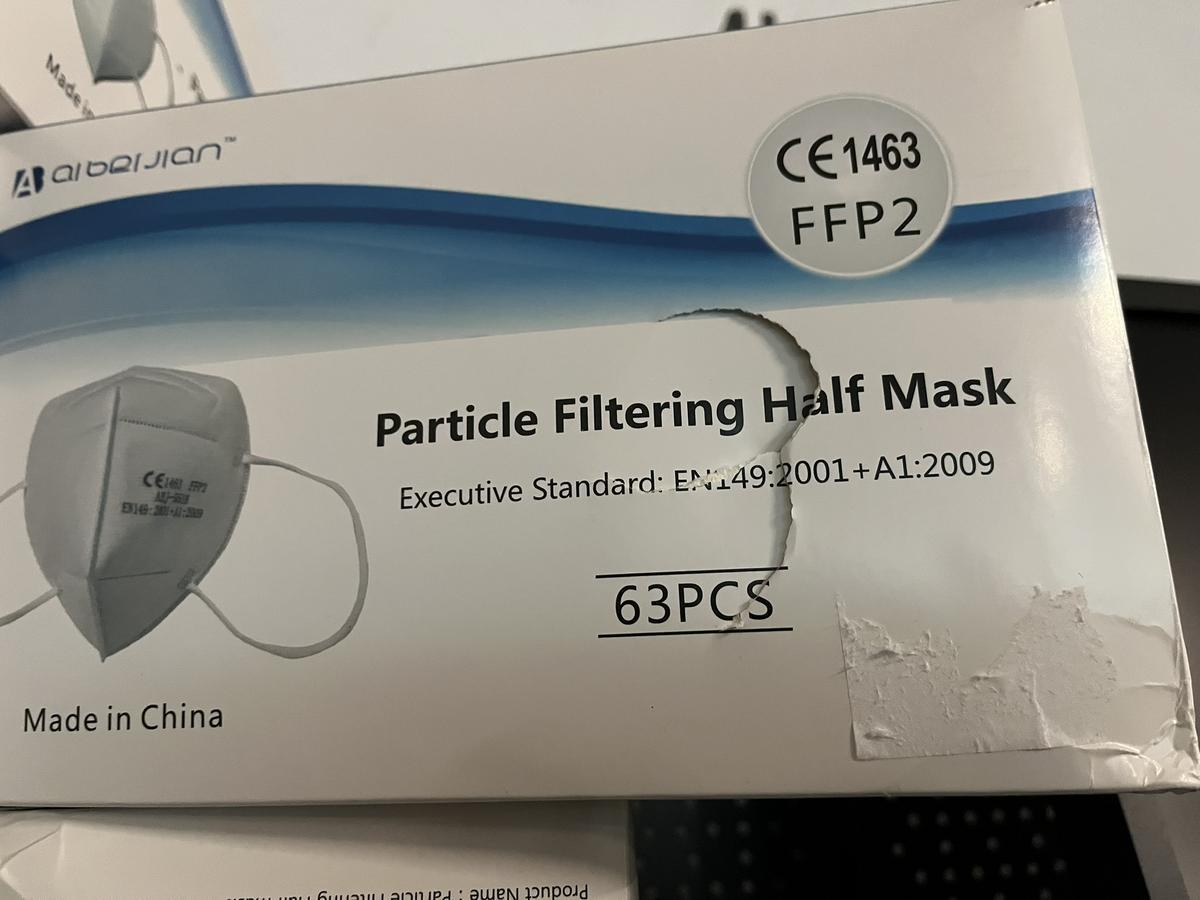 40 Pakte je 63 Stück Schutzmasken