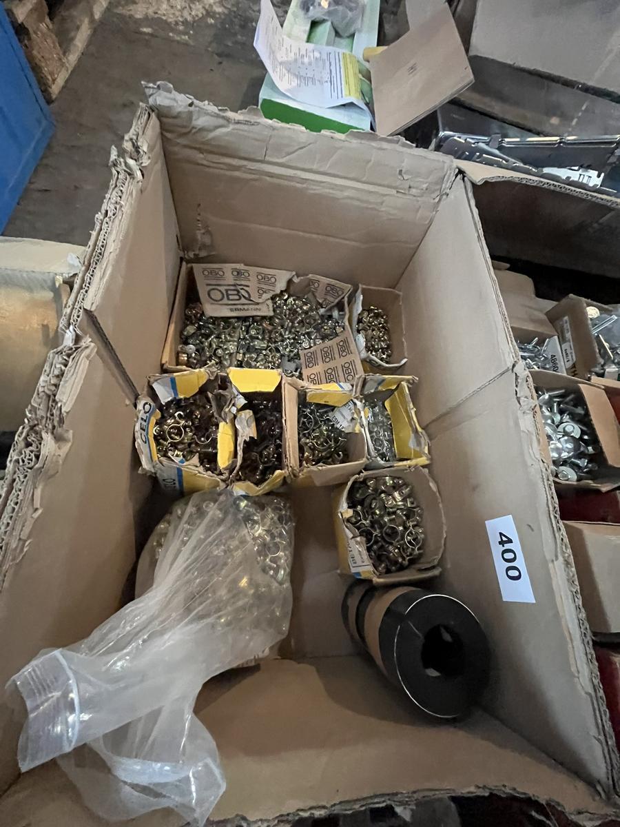 1 Box befüllt mit Rohrschellen?d=2025-12-02 17:16:50