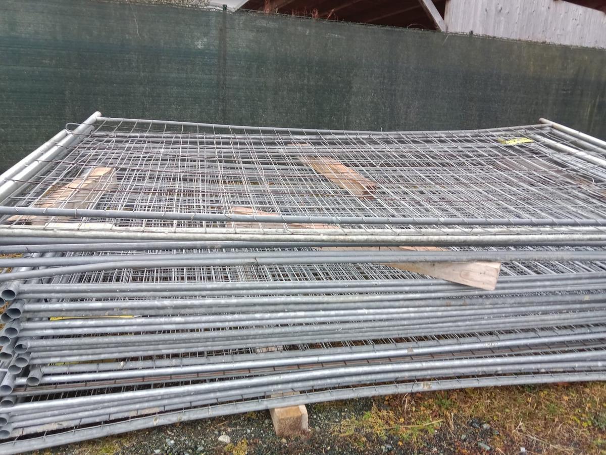 10 Stk. Bauzaunelemente, 350x200cm?d=2025-12-02 18:00:20