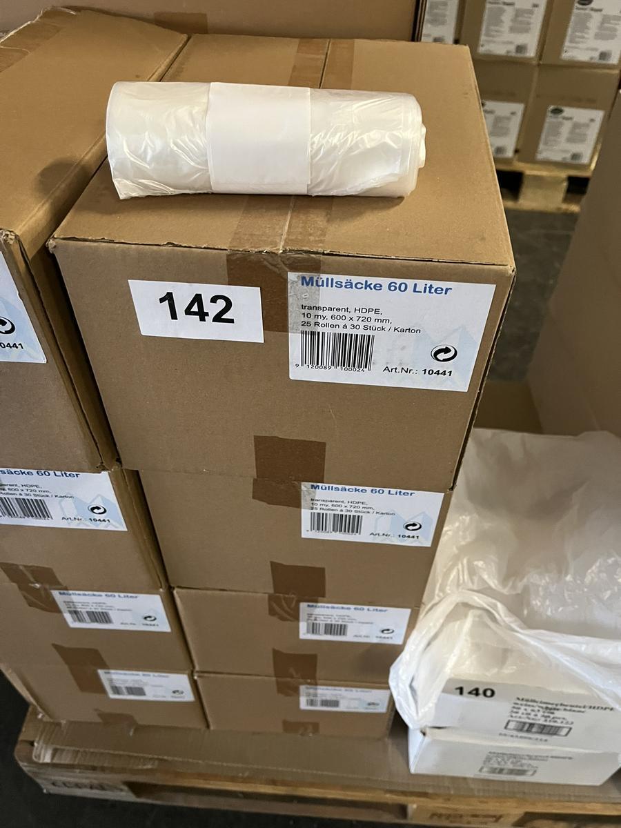4 Karton zu 25 Rollen à 30 Stk. Müllsäcke, weiß, 60L?d=2025-11-29 09:48:32