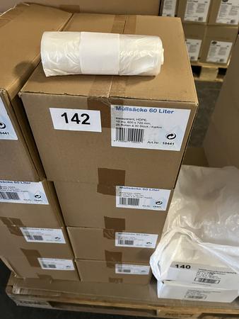 4 Karton zu 25 Rollen à 30 Stk. Müllsäcke, weiß, 60L 4 Karton zu 25 Rollen à 30 Stk. Müllsäcke, weiß, 60L