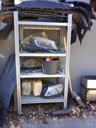 1 Laufmeter Lageregale mit Fachböden 1 Laufmeter Lageregale mit Fachböden