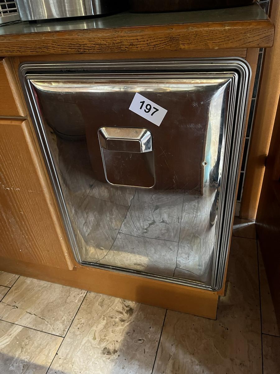 Edelstahl-,Einbaumülleimer - kippbar