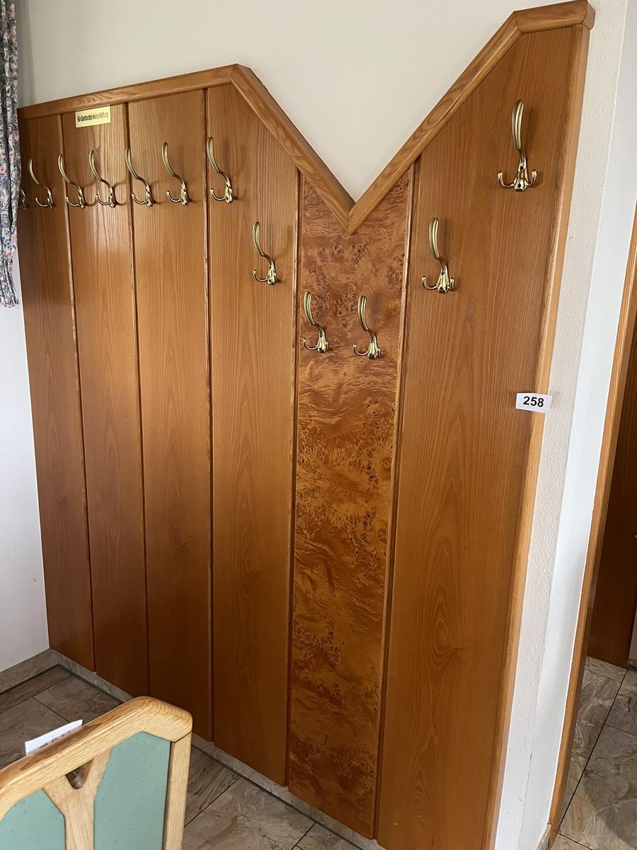 Wandgarderobe ca. 186/202 cm?d=2025-12-15 00:23:10